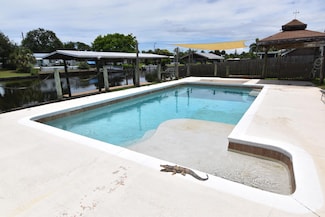 900 Waikiki Dr, Merritt Island, FL 32953