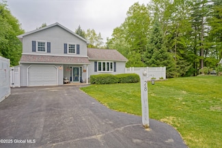 28 Rum Cherry Rd, Ballston Spa, NY 12020