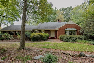 2528 Pineway Dr, Burlington, NC 27215