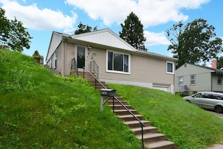 1752 Stillwater Ave, Saint Paul, MN 55106