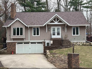 121 Little Swiss Place, Green Bay, WI 54302