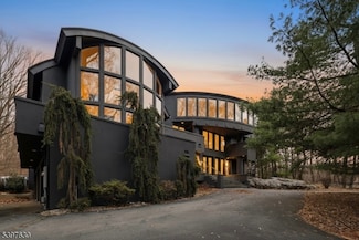 12 Smoke Rise Rd, Kinnelon, NJ 07405