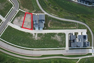 9411 S Cypress Place, Oak Creek, WI 53154