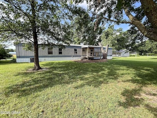 18 SW 92nd St, Columbus, KS 66725
