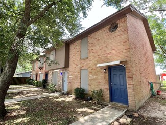 1031 N Chenango St Unit 10, Angleton, TX 77515