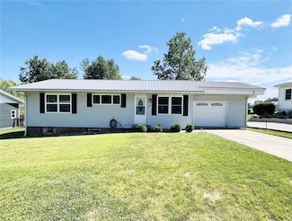 517 W Olive St, Palmyra, MO 63461