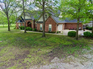 106 N East St, Caney, KS 67333
