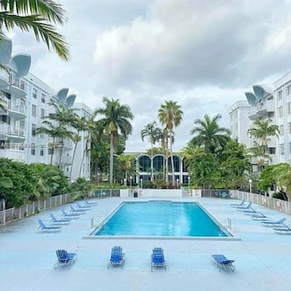 492 NW 165th St Unit C415, Miami, FL 33169