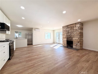 18754 Cohasset St, Reseda, CA 91335