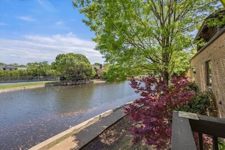 4223 Clear Lake Cir, Fort Worth, TX 76109