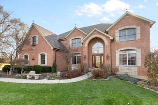 129 Cranberry Ct, Barrington, IL 60010