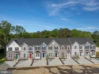 41 Chesapeake Ln Unit E, La Plata, MD 20646