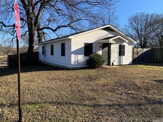 624 NE 4th Ave, Durant, OK 74701