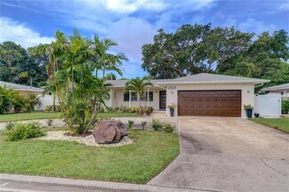 2501 S Shore Dr SE, Saint Petersburg, FL 33705