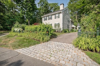 14 Thissell St, Beverly, MA 01915