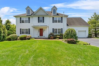 5 Brianna Ln, Yorktown Heights, NY 10598