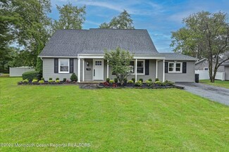 18 North Cir, Matawan, NJ 07747