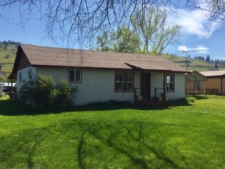 308 Clayton St, Plains, MT 59859