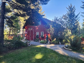 1051 June Ave SE, Bandon, OR 97411