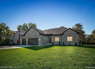 5636 Paris St, Sterling Heights, MI 48310