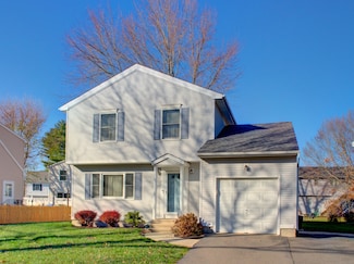 43 Kingsbury Ln, Glastonbury, CT 06033