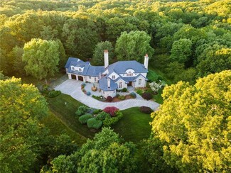 50 Skating Pond Ln, Saunderstown, RI 02874