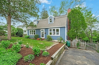12 Monmouth St, Quincy, MA 02171
