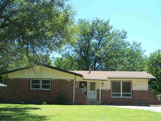 2828 Fairmount St, Wichita, KS 67220
