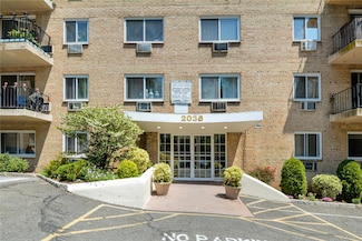 2035 Central Park Ave Unit 2H, Yonkers, NY 10710