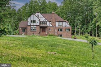 16001 Amina Dr, Burtonsville, MD 20866