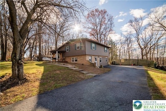 3360 Woodlea Rd, Orefield, PA 18069