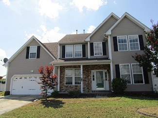 102 Lakes Edge Dr, Suffolk, VA 23434
