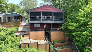 11938 W Breezy Point Dr, Monticello, IN 47960