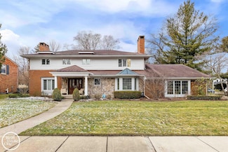535 Ballantyne Rd, Grosse Pointe Shores, MI 48236