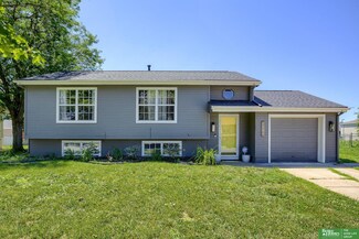 2195 Parker Cir, Omaha, NE 68110