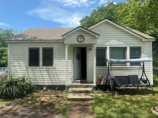 827 N Francis St, Ada, OK 74820
