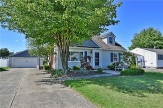 1025 Garfield St, Struthers, OH 44471