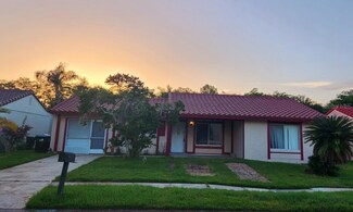 10528 Montpelier Cir, Orlando, FL 32821