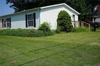 333 Paradise Ave, Sellersburg, IN 47172