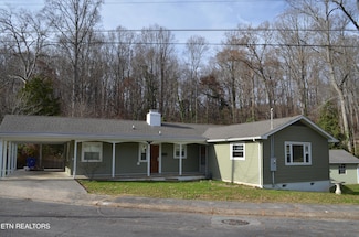 106 Cedar Ln, Oak Ridge, TN 37830