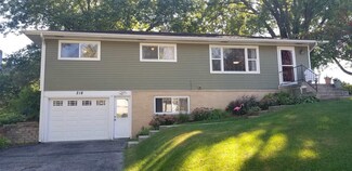 218 S Prairie Ave, Deerfield, WI 53531