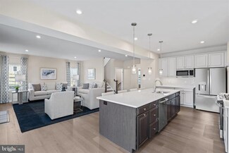 15526 Twin River Cir Unit G21 QUICK MOVE-IN, Bowie, MD 20716