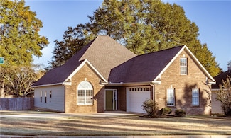 1315 Lizlin St, Opelika, AL 36801