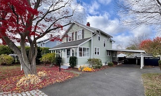 43 Ridgewood Dr, Milford, CT 06460