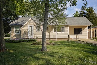 5208 Fountain Ln, McCullom Lake, IL 60050