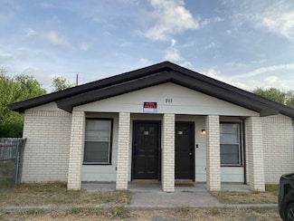 217 Fletcher Dr Unit A, Del Rio, TX 78840