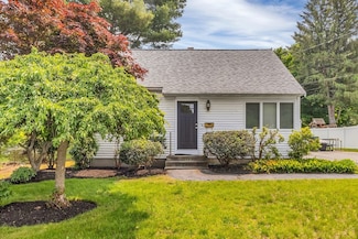 4 Oakridge Ave, Natick, MA 01760