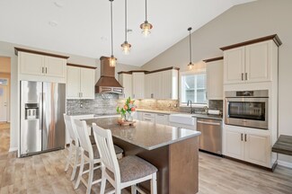 11316 Lancaster Way NE, Albertville, MN 55301