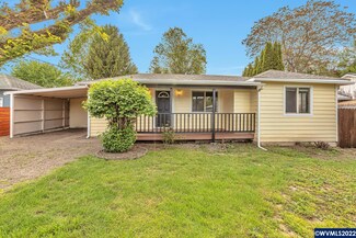 1225 SW Gilorr St, McMinnville, OR 97128