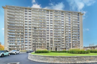 18-15 215 St Unit 2G, Bayside, NY 11360